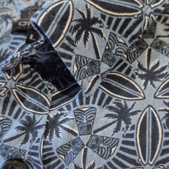 O'Neill Short Sleeve Classic Fit Button Down Mens Shirt w Geometric Pattern - Picture 10 of 11